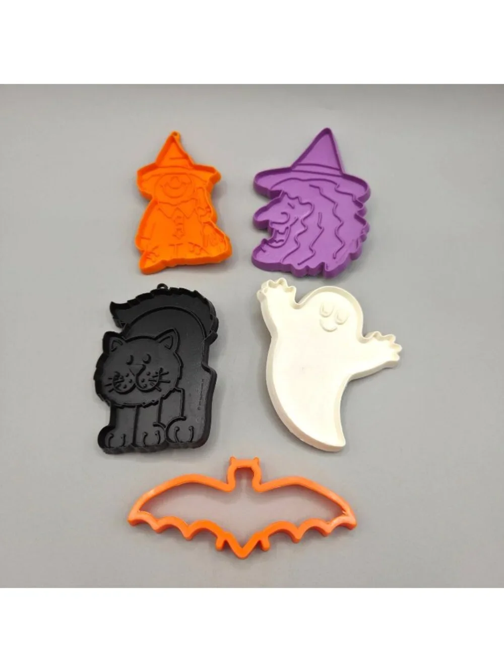 Vintage 1980s Halloween Cookie Cutters Ghost Witch Cat Bat Scarecrow Plastic Set